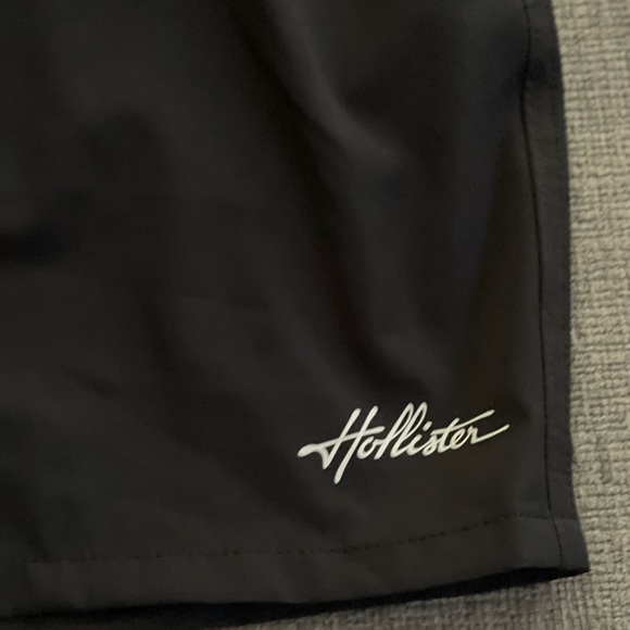 Men’s Hollister 5’ Short - Picture 4 of 6